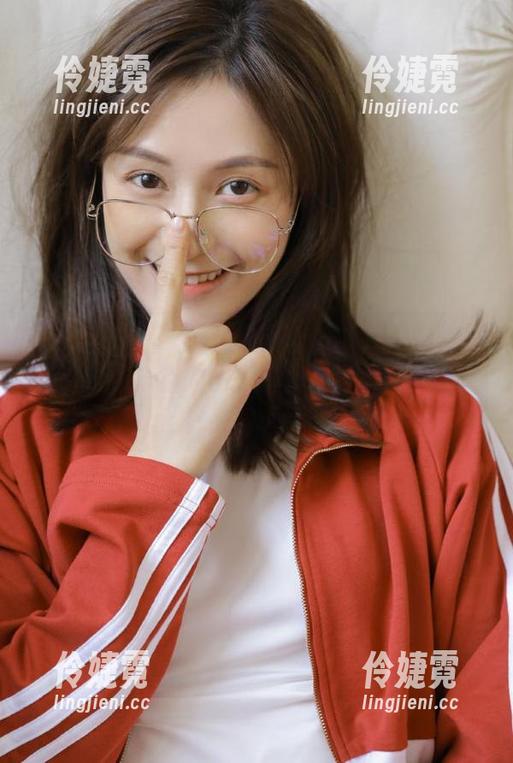 不容错过！最新Addielyn(에디린)白丝套图来了，丰富的创意搭配简直让人惊艳，快来围观吧！-伶婕霓