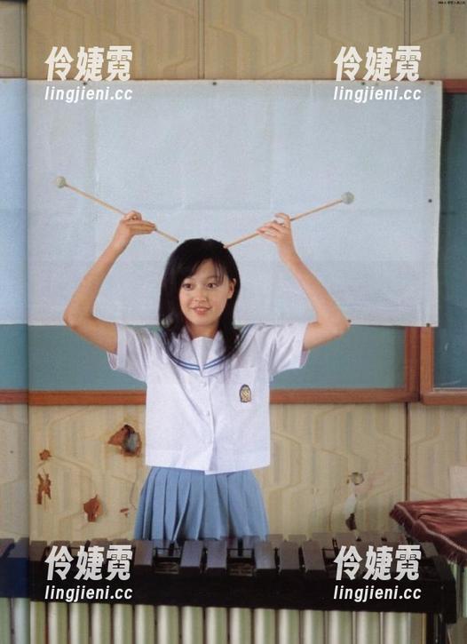 Feilin嗲囡囡 - 免费获取Arude薇薇的旗袍作品,穿越时代,感受文化的别样韵味!-伶婕霓 Feilin嗲囡囡 - 免费获取Arude薇薇的旗袍作品,穿越时代,感受文化的别样韵味!-伶婕霓