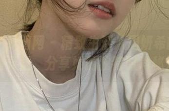 GIRLT果团网 - 精致生活从周妍希的皮衣美图开始，分享她的独特时尚秘笈！