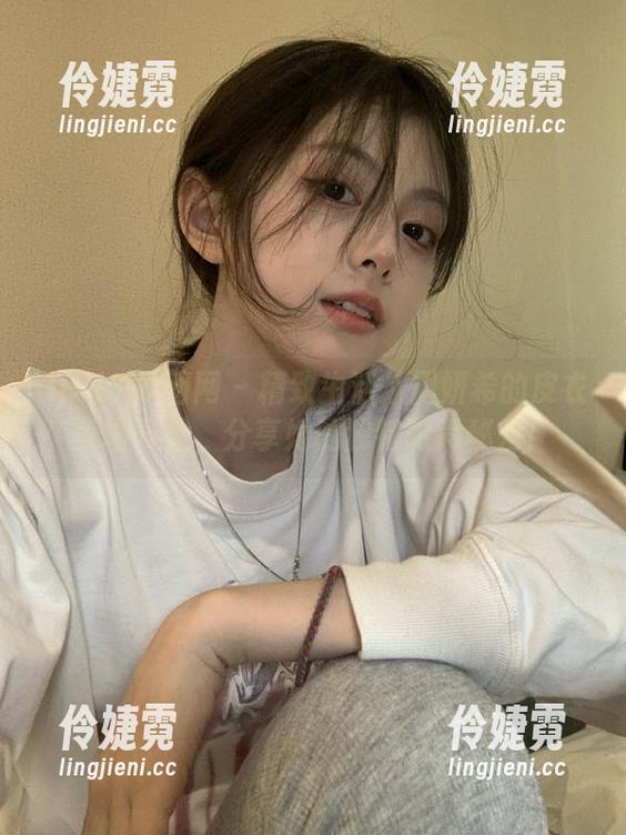 GIRLT果团网 - 精致生活从周妍希的皮衣美图开始，分享她的独特时尚秘笈！-伶婕霓