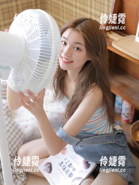 HuaYang花漾 - 李可可醉人的睡衣写真，带你领略别样的温柔与风情！-伶婕霓