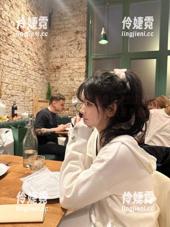 IMiss爱蜜社 - 你见过如此动人的若彤boomboom内衣写真原图吗？快来免费领取！-伶婕霓