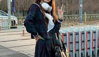 MFStar模范学院 - Evelyn艾莉在学姐写真集中分享她的生活点滴与艺术追求的奇妙旅程