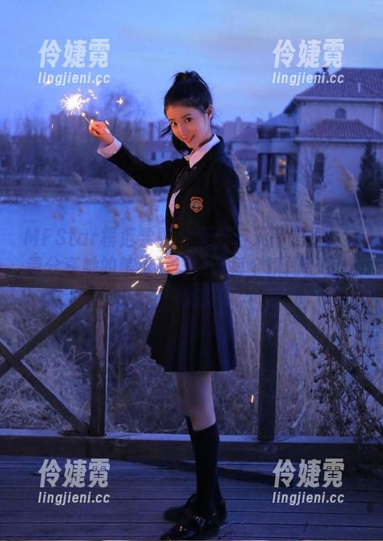 MFStar模范学院 - 夏天与人间荒糖：高清分享她的缤纷写真，让每个瞬间都值得珍藏-伶婕霓