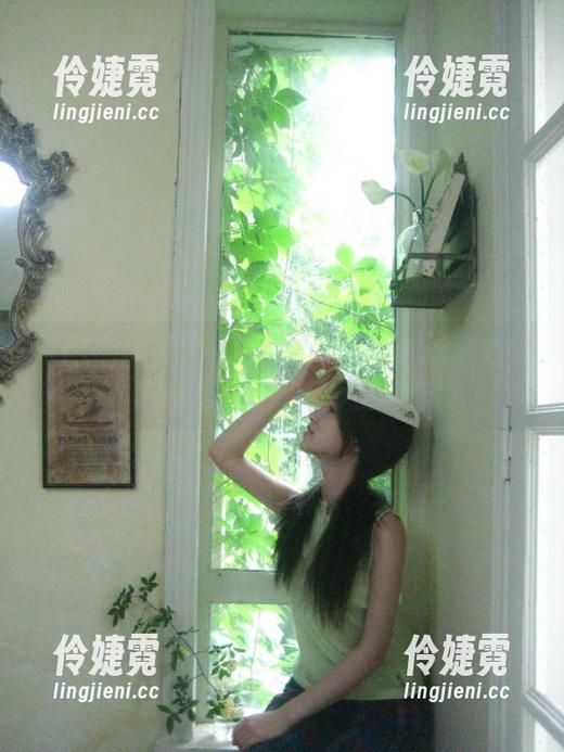 MFStar模范学院 - 感受无圣光的魅力，噜噜妞儿双马尾写真图包首发-伶婕霓
