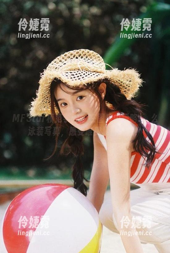 MFStar模范学院 - 在图库中领略婠婠么泳装写真，感受唯美夏日气息！-伶婕霓