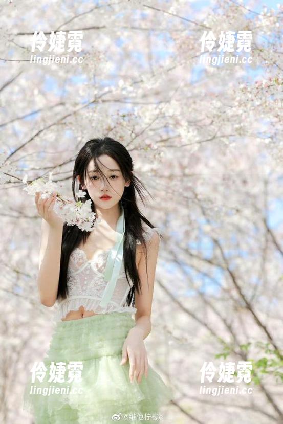 MFStar模范学院 - 领略柳侑绮Sevenbaby的无圣光作品，水手服勾勒出青春的纯真与梦幻-伶婕霓
