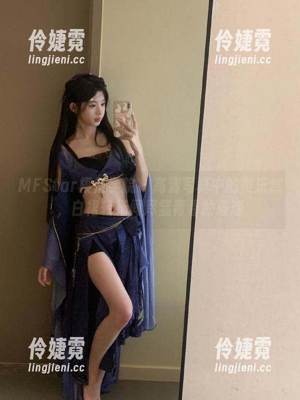 MFStar模范学院 - 高清写真中的黄乐然，白裙轻扬间尽显青春的璀璨-伶婕霓