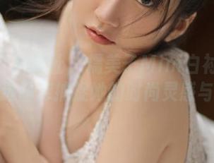 MiStar魅妍社 - 糯美子Mini白衬衫写真，精选图库捕捉她的时尚灵感与气质
