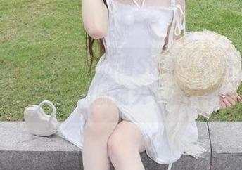 MiiTao蜜桃社 - 咕噜Sweet私拍《白色温柔》套图，细腻镜头下的柔和与张力