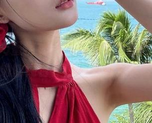 MiiTao蜜桃社 - 进入木奈奈的世界，免费下载她的纯白作品，享受艺术的魅力！