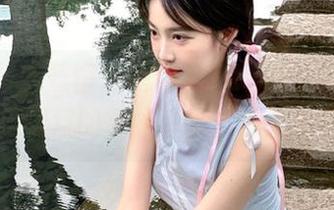 MyGirl美媛馆 - 唐琪儿Beauty最新毛衣图包：自嘲风的奇妙搭配，让你心动不已！
