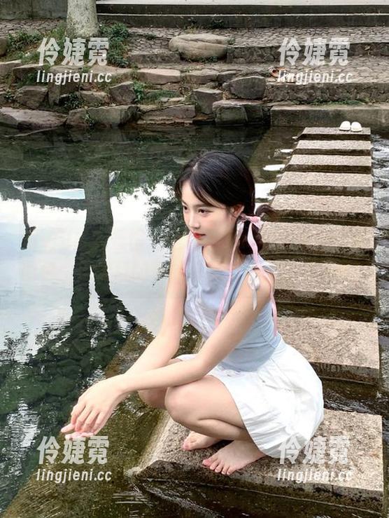 MyGirl美媛馆 - 唐琪儿Beauty最新毛衣图包：自嘲风的奇妙搭配，让你心动不已！-伶婕霓
