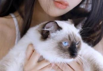 成为PoppaChan的粉丝，分享她精彩的护士套图新作品！
