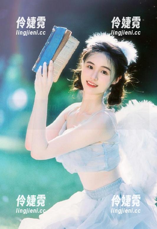 PoppaChan连体衣全集原图震撼来袭，展现她无限魅力与个性-伶婕霓