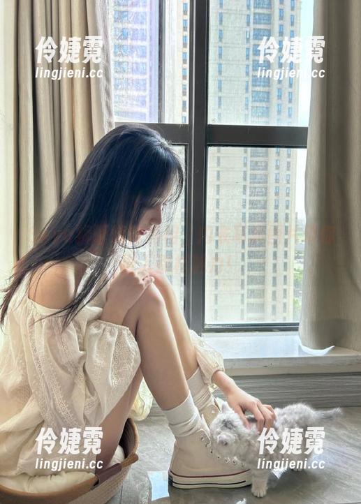 Seya狮砸惊艳亮相，内衣写真图片带你进入别样魅力！-伶婕霓