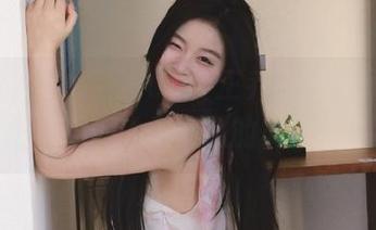 TGOD推女神 - Abby王乔恩双人写真最新图册，展现人类情感的丰富与多样性
