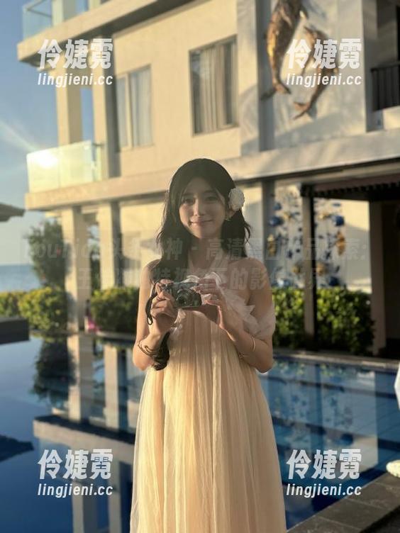 TouTiao头条女神 - 高清黑白作品探索：王佳凝独特视角下的影像世界-伶婕霓