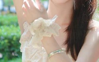 TouTiao头条女神 - 一起邂逅：罗蔓蒂姐姐精美图册免费送，让你爱不释手