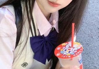 UGirls尤果网 - 揭秘张小西Ann自拍：精彩合集更新，带你领略独特魅力的瞬间！