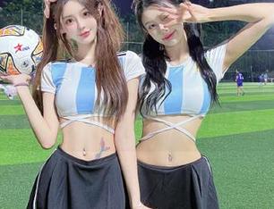 UGirls尤果网 - 触动心灵的温鈊怡圣诞写真资源合集，展现冬季温暖的每一个瞬间