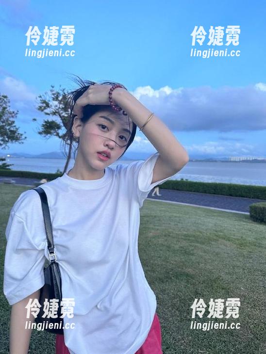 UGirls尤果网 - 在私拍中邂逅诗朵雅的女友，图片记录下她的每一个动人瞬间！-伶婕霓