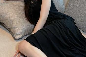 UGirls尤果网 - 赵伊彤时尚连体衣高清写真分享，让你的每一天都充满灵感