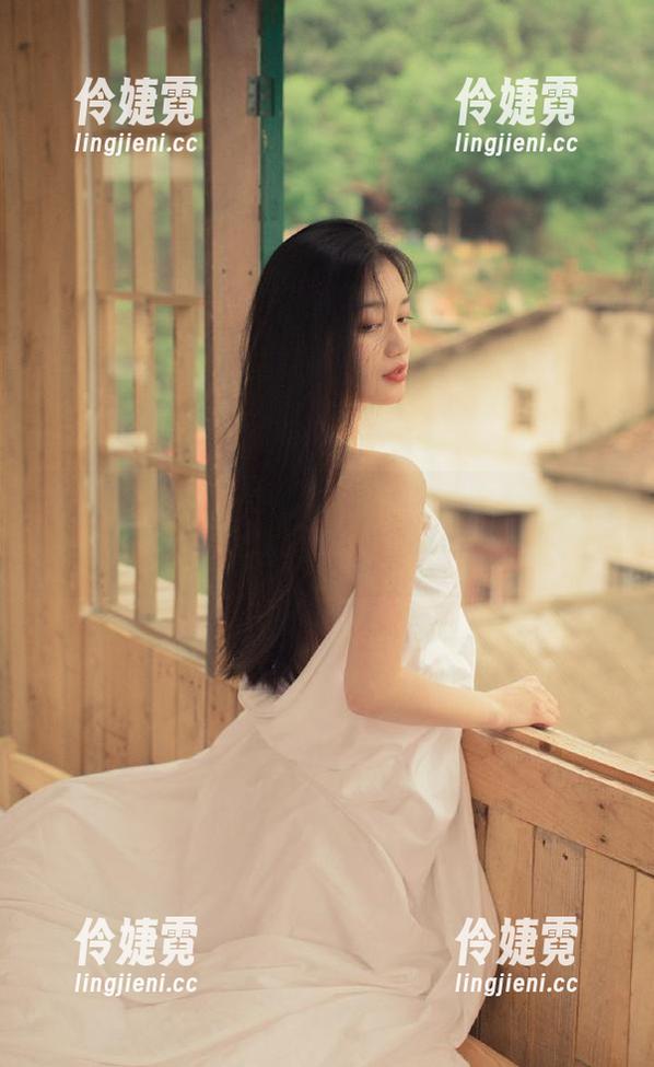 UGirls尤果网 - 私拍写真融合极致职业装，赵颖儿带你领略职场风尚！-伶婕霓
