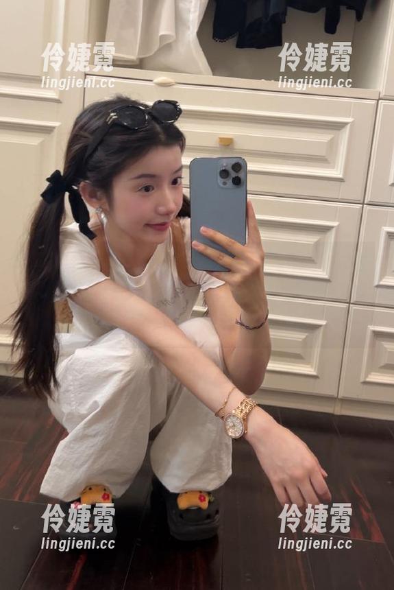 XIAOYU语画界 - Miko酱发布最新比基尼套图更新，令人心醉神迷的夏日时光等你来探索！-伶婕霓
