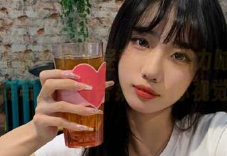 XIAOYU语画界 - 程程程的魅力时刻：各式套装写真照片合集带给你视觉盛宴