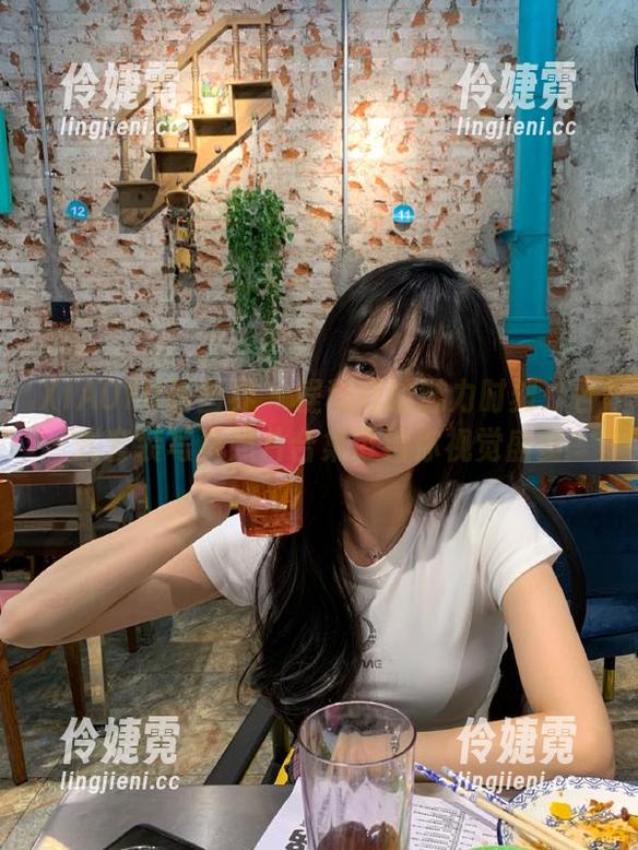 XIAOYU语画界 - 程程程的魅力时刻：各式套装写真照片合集带给你视觉盛宴-伶婕霓