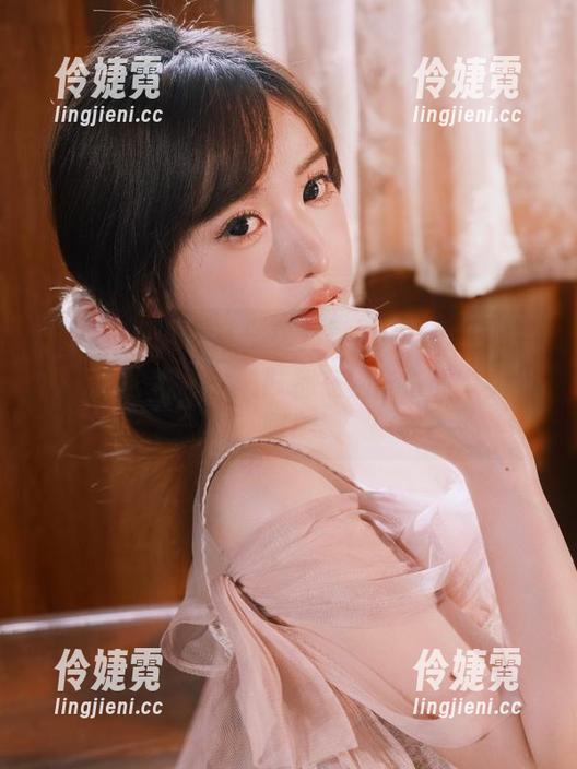 XIAOYU语画界 - 绯月樱cherry长腿合集：她的每一寸肌肤都在挑衅你的审美极限！-伶婕霓