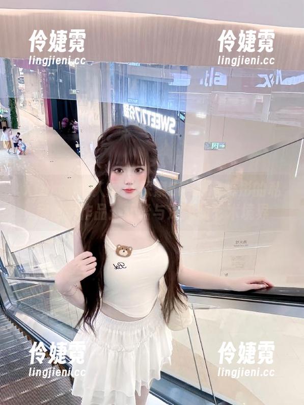 Xiuren秀人网 - 探索Elise谭晓彤的私房修女作品：静谧与深思的艺术境界-伶婕霓