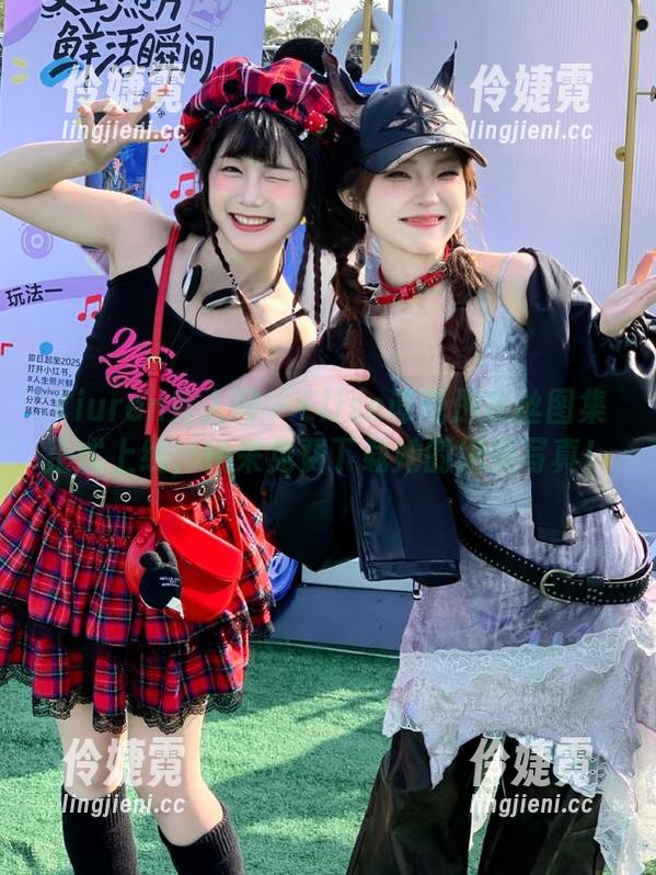 Xiuren秀人网 - Elise谭晓彤灰丝图集正式上线，快来免费下载她的绝美写真！-伶婕霓