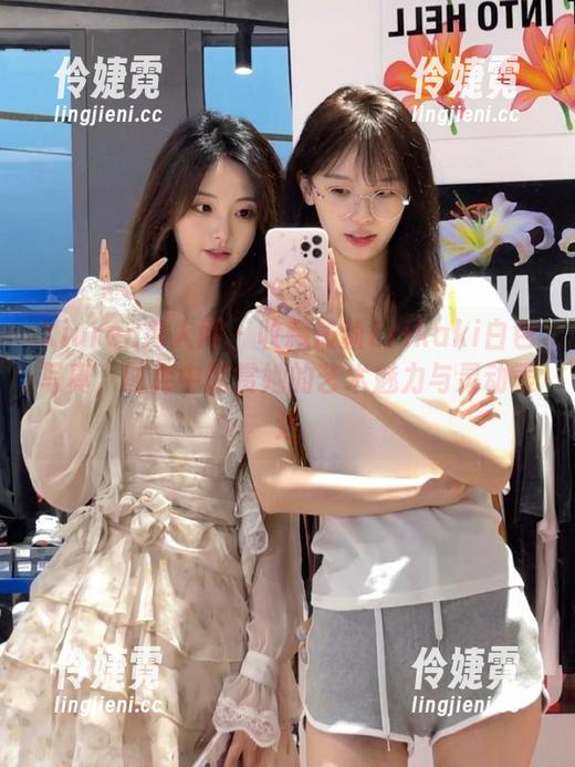 Xiuren秀人网 - 收藏最新Erikaki白色写真，图库中欣赏她的艺术魅力与灵动表达-伶婕霓