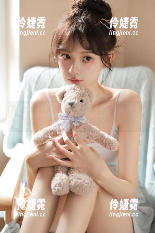 Xiuren秀人网 - 探秘lucky咏丹的死库水作品图包，自嘲中的另一种美！-伶婕霓