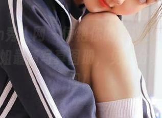 Xiuren秀人网 - 惊艳你的眼球！sophie余冰学姐最新写真图册，免费分享精彩瞬间！