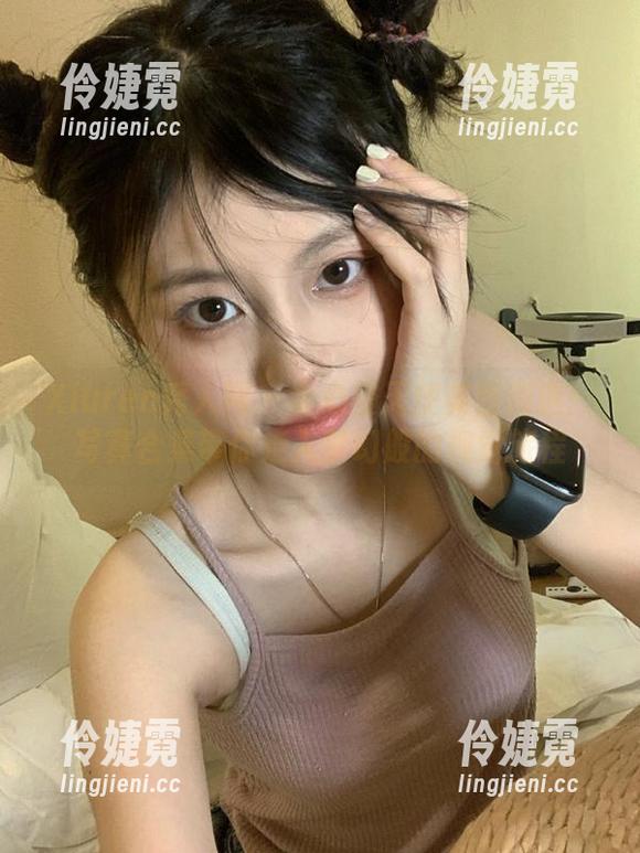 Xiuren秀人网 - 余心曼天使美图精选：写真合集带你走入梦幻般的视觉旅程-伶婕霓