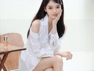 Xiuren秀人网 - 校服写真新风尚，余贝拉bella定制专属甜美氛围！