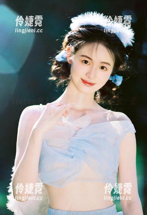 Xiuren秀人网 - 探索私拍黑白之美：史雨姐姐的写真作品带你心灵旅行-伶婕霓