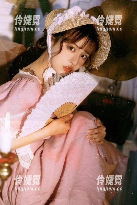 Xiuren秀人网 - 珍藏版夏诗雯Sally校服写真，网盘独家下载链接，让你尽享青春气息！-伶婕霓