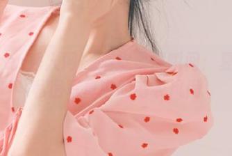 Xiuren秀人网 - 捕捉柔情瞬间：夏馨瑶私房写真中的毛衣风尚