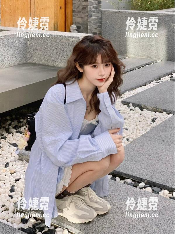Xiuren秀人网 - 外科TEL空姐私拍合集：透视空中小姐的魅力瞬间-伶婕霓
