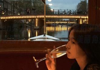 Xiuren秀人网 - 大美妞儿旅拍中的全套精彩图片，带你走遍每个美丽角落