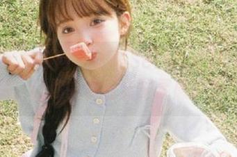 Xiuren秀人网 - 娜露Selena的短裙写真更新，让你的夏日穿搭灵感瞬间爆棚