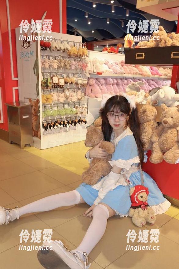 Xiuren秀人网 - 安然anran的泰国旅拍精彩图库：带你感受旅行中的搞笑与美丽，每张都能成为绝佳笑点！-伶婕霓
