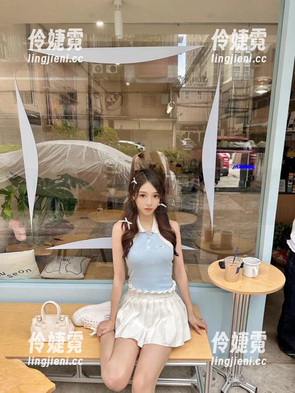 Xiuren秀人网 - 惊艳私房写真！小热巴推出学妹作品，唤醒你心底的感动-伶婕霓