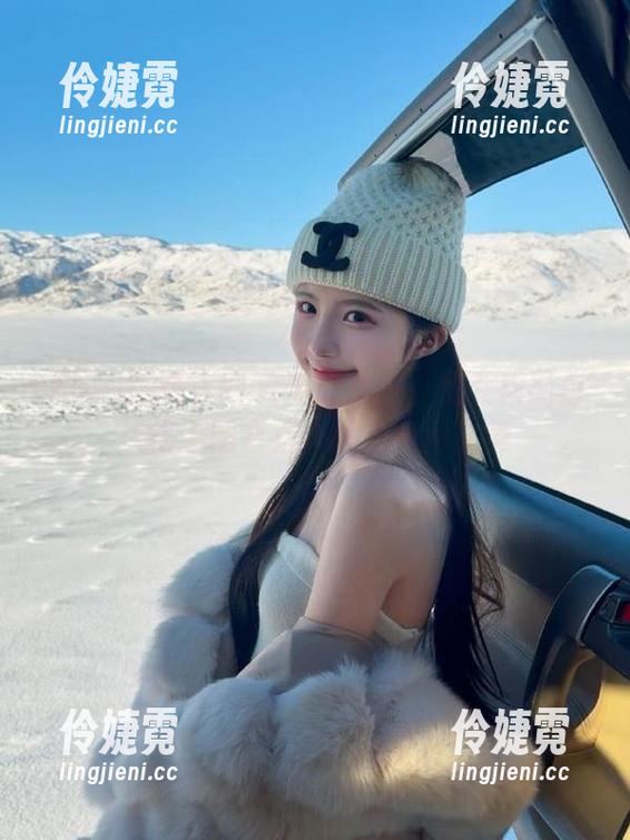 Xiuren秀人网 - 光影交织：戴允祺纯白风格美图合集，捕捉瞬间之美-伶婕霓