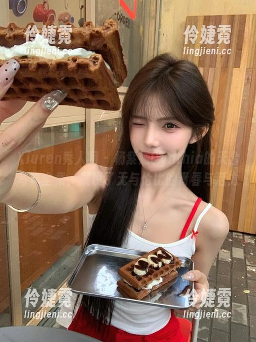 Xiuren秀人网 - 杨紫嫣Cynthia的天台写真全集，展现了无与伦比的青春与活力-伶婕霓