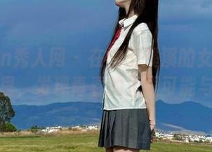 Xiuren秀人网 - 在油田溪溪的女孩写真图册里，发现青春的无限可能与希望